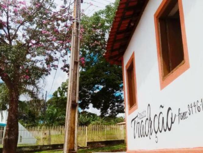 Pousada Tradicao Алту-Параизу-ди-Гояс Экстерьер фото