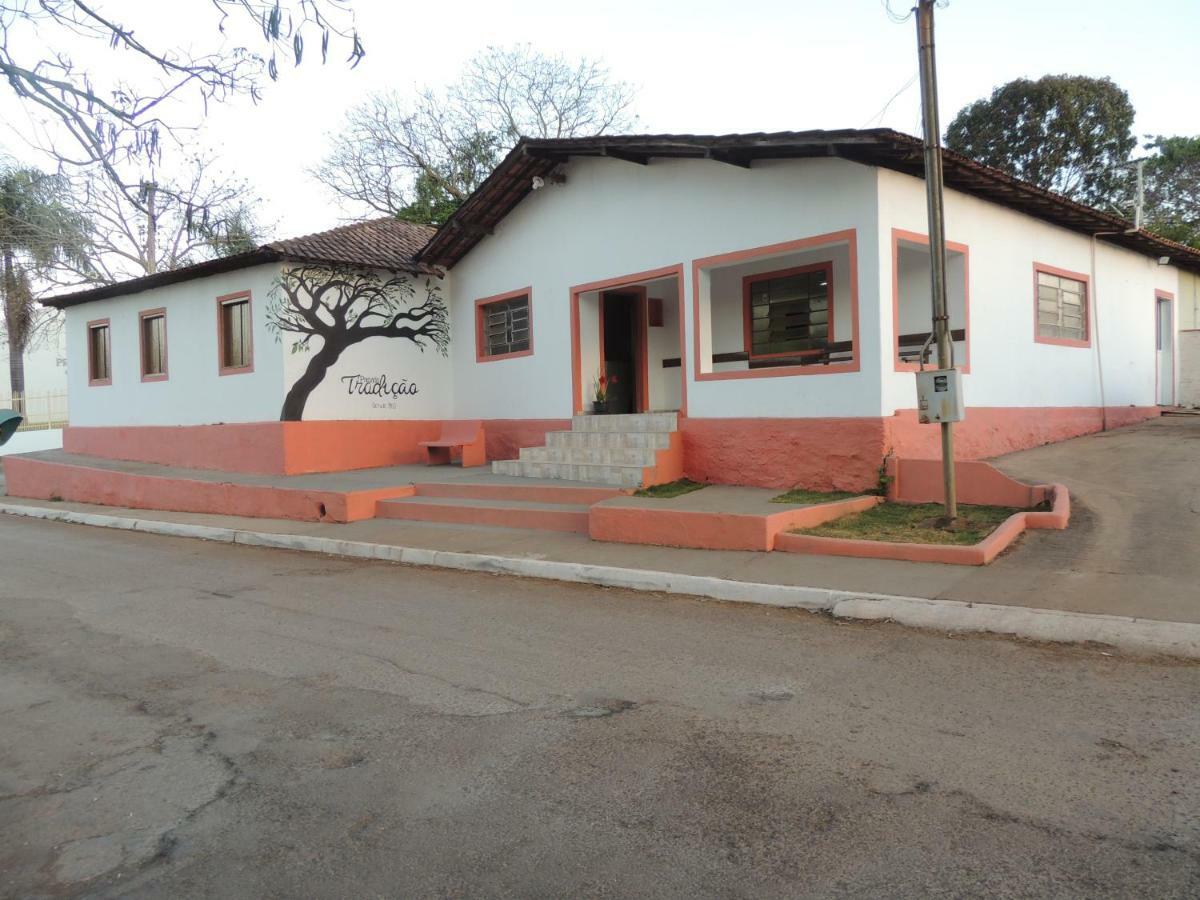 Pousada Tradicao Алту-Параизу-ди-Гояс Экстерьер фото